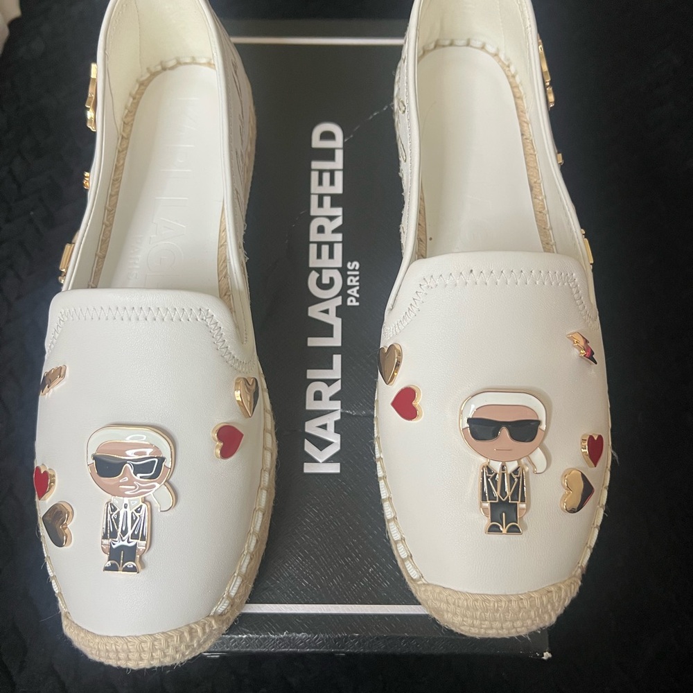Karl Lagerfeld White Slippers with cute charms